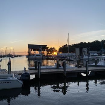 Sunset Pointe - Shared sundowns ... - Bars Near Me - Fairhope, Alabama Sunset Pointe - Shared sundowns ... - Bars Near Me - Fairhope, Alabama