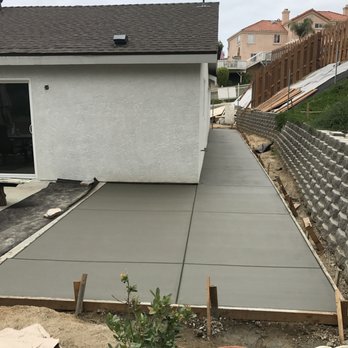 Zafra Concrete - Backyard Patio and Walkway, broom finish - Masonry/Concrete Near Me - Oceanside, California