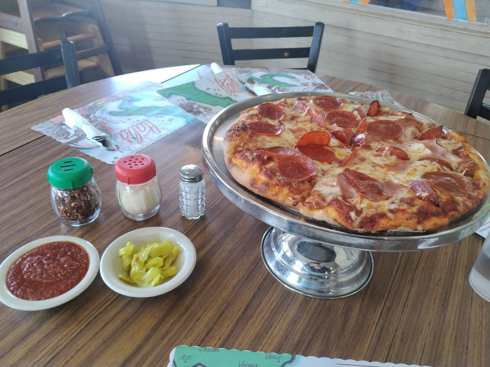 Roma Pizza Logo