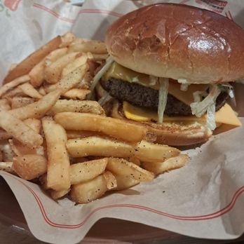 Chili's - The Big QP Burger - Bars Near Me - W Springfield, Massachusetts