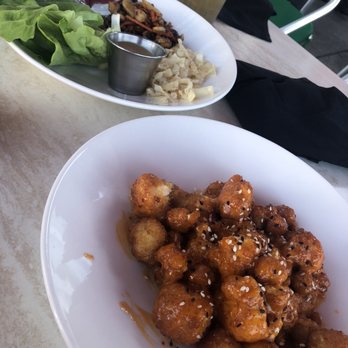 Houlihan's - Crunchy Spicy Cauliflower x Chicken Lettuce Wraps - New American Near Me - Noblesville, Indiana Houlihan's - Crunchy Spicy Cauliflower x Chicken Lettuce Wraps - New American Near Me - Noblesville, Indiana