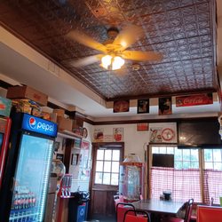 Slices Pizza - Interior