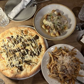Sarpa Restaurant - Mushroom truffle pizza, truffle fries, gnocchi - Italian Near Me - Richmond Hill, Ontario Sarpa Restaurant - Mushroom truffle pizza, truffle fries, gnocchi - Italian Near Me - Richmond Hill, Ontario