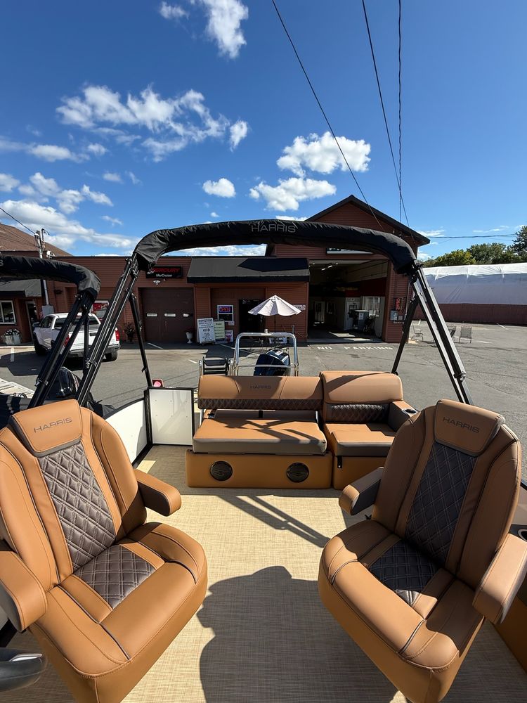 Tony's Berkshire Boats Logo