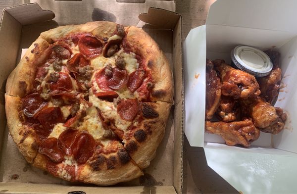 Brandanis Pizza by null