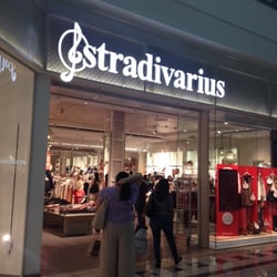 Stradivarius - Fachada, en Gran Plaza.