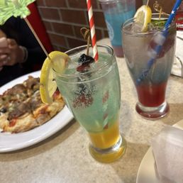 The food at this restaurant is delicious, offering the best Persian savory dishes I've ever had. I always stop by when I'm at the mall.