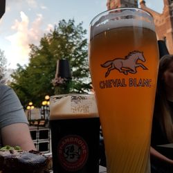 Pub Du Parvis - Beers on the patio.