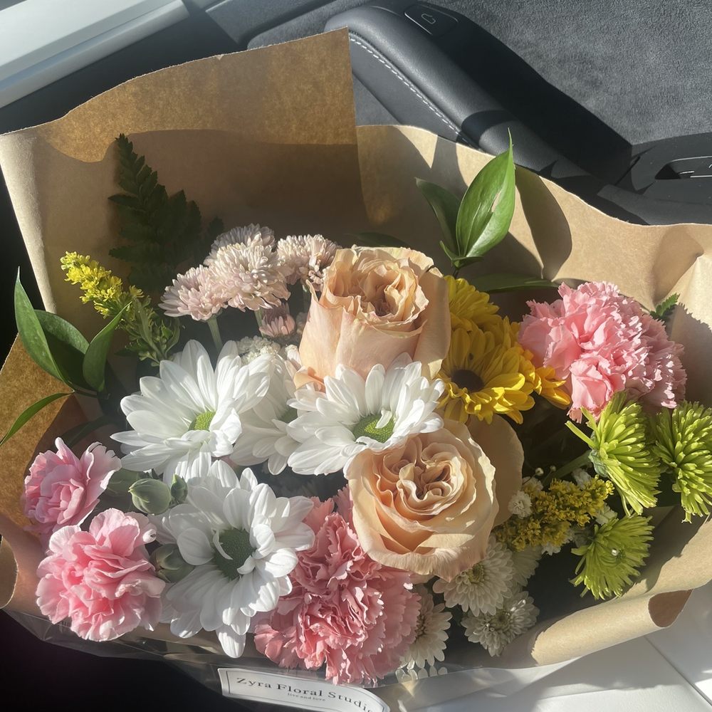 Zyra Floral - Flowers - Florists Near Me - Staten Island, New York Zyra Floral - Flowers - Florists Near Me - Staten Island, New York