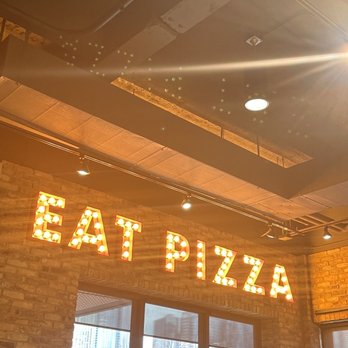 Giordano's - Pizza Near Me - Chicago, Illinois