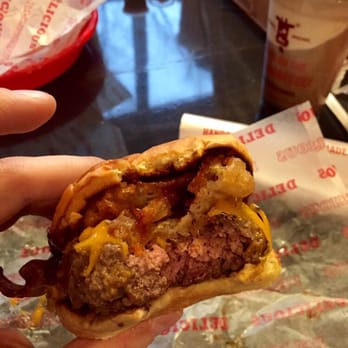 Good Stuff Eatery - Smokehouse burger! - Burgers Near Me - Arlington, Virginia