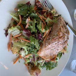 Delicious! Grilled Salmon Salad Delicious! Grilled Salmon Salad