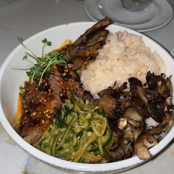 Fieldings Steak - Pork bowl - Steakhouses Near Me - Houston, Texas