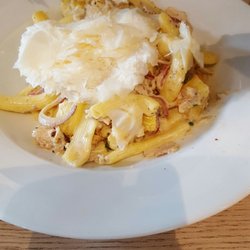 Marché Mövenpick - Nudeln mit Hühnchen-Mango-Frischkäsesoße und Parmesan