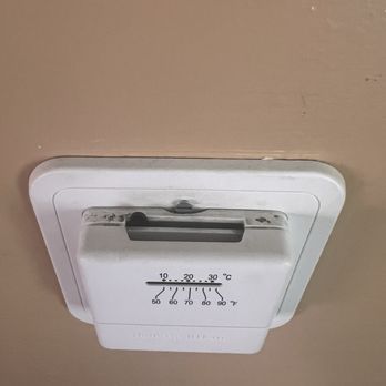 Robinhood Resort - No A/C? I think it's just for the heater. - Big Bear Lake, CA