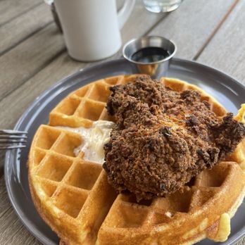 Foode - Rosie's Fried Chicken and Waffles - New American Near Me - Fredericksburg, Virginia Foode - Rosie's Fried Chicken and Waffles - New American Near Me - Fredericksburg, Virginia