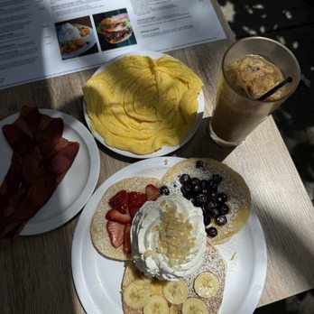 Eggs 'n Things - I have pancakes with a side of turkey bacon and scrambled eggs - American Near Me - Kapolei, Hawaii