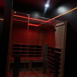The Fitness Compound - Red light sauna