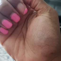 The coat on my index finger peeled halfway off 5 days after the gel manicure. I did pull what was hanging off to prevent snags.
