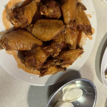 Moschello's Pizza - Wings are really good!  I think they are precooked before frying. Delicious - Pizza Near Me - Homosassa, Florida