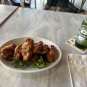 Skybox Taphouse - chicken wings and beer - Pizza Near Me - Honolulu, Hawaii Skybox Taphouse - chicken wings and beer - Pizza Near Me - Honolulu, Hawaii