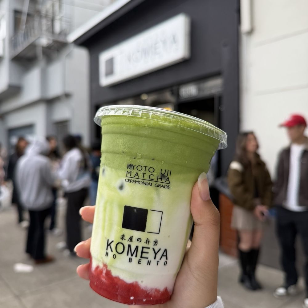 Komeya No Bento - Strawberry Fresh Milk with Matcha Foam (DD) - Japanese Near Me - San Francisco, California Komeya No Bento - Strawberry Fresh Milk with Matcha Foam (DD) - Japanese Near Me - San Francisco, California