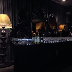 Palace Cinema Como - Nothing like a glass of sparkling with your movie, why anyone would go to Hoyts / Village etc is beyond me
