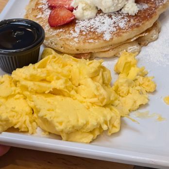 Cracked & Battered - Marina - Pancake and eggs - Breakfast & Brunch Near Me - San Francisco, California