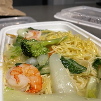 Yueh Tung Restaurant - Shrimp Chow Mein - Hakka Near Me - Toronto, Ontario Yueh Tung Restaurant - Shrimp Chow Mein - Hakka Near Me - Toronto, Ontario