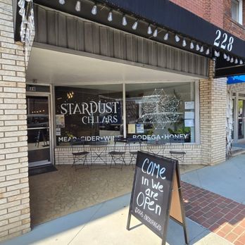 Stardust Cellars - Wine Tasting Room Near Me - Mooresville, North Carolina