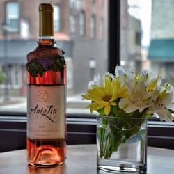 AntoLin Cellars - AntoLin Cellars - Winery Tasting Room on historic Front St. in downtown Yakima. Wine Tastings, light appetizers private event space.