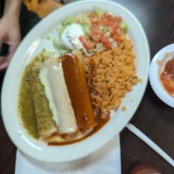 El Indio - Three flag enchilada plate