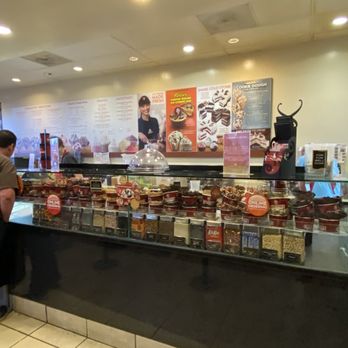 Cold Stone Creamery - Ice Cream & Frozen Yogurt Near Me - Fargo, North Dakota