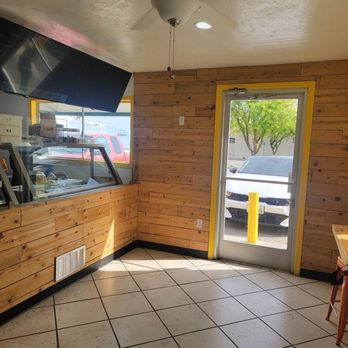 Piña's Juice Bar - Inside - Juice Bars & Smoothies Near Me - Williams, California