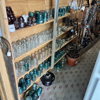 Red Barn Antiques - Antiques Near Me - Laurel, Montana