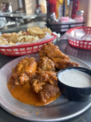 Pluckers Wing Bar by null