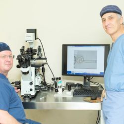 Blotner Michael B - Medical Director Michael Blotner, M.D. (right), and Embryologist Mike Levanduski, M.S., G.S. (left)