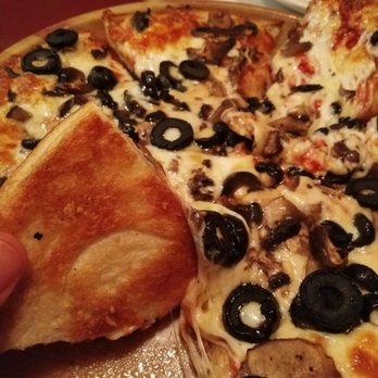 The Big Cheese & Pub - Mushrooms and black olives on a plain cheese original - Pizza Near Me - Cranston, Rhode Island