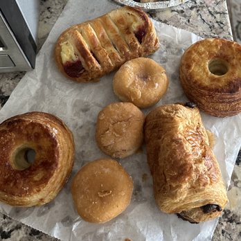 Ernie's The French Bakery - pastries (fruit beignets, fruit/cream cheese Danish, pain au chocolat, fresh and day-old cronuts) - Coffee & Tea Near Me - St. George, Utah Ernie's The French Bakery - pastries (fruit beignets, fruit/cream cheese Danish, pain au chocolat, fresh and day-old cronuts) - Coffee & Tea Near Me - St. George, Utah