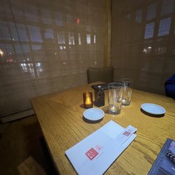 Raku Sushi - Dining area