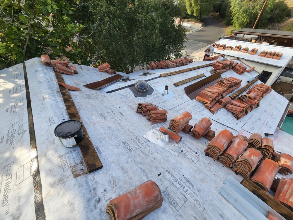 Slide of Gio Roofing