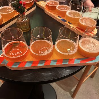 TALEA - Bryant Park - Sour flight - Beer Bar Near Me - New York, New York TALEA - Bryant Park - Sour flight - Beer Bar Near Me - New York, New York