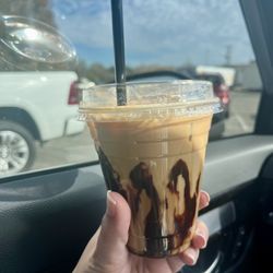 Crossroads Coffee Company - Iced bulldog blitz