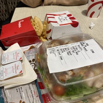 Chick-fil-A - Cobb salad - Fast Food Near Me - Oshawa, Ontario