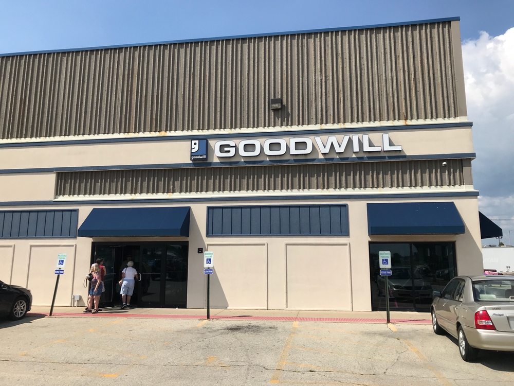 GOODWILL Updated September 2024 27 Reviews 912 W Anthony Dr, Champaign, Illinois Thrift