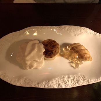Pla - Vanilla Crema with flamed bananas - Catalan Near Me - Barcelona, B Pla - Vanilla Crema with flamed bananas - Catalan Near Me - Barcelona, B