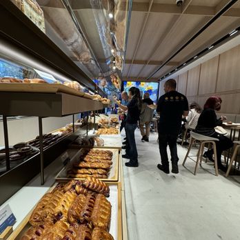 Paris Baguette - Bakeries Near Me - Toronto, Ontario Paris Baguette - Bakeries Near Me - Toronto, Ontario