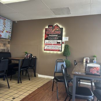 The Sizzling Pizza - Dining area - Pizza Near Me - Santee, California