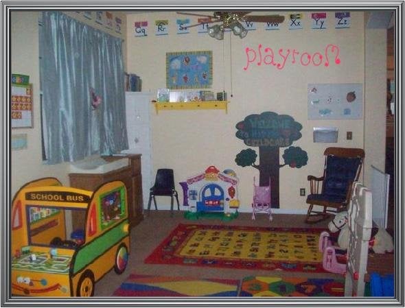 Happy Hearts Child Care - childcare center in Fresno, CA