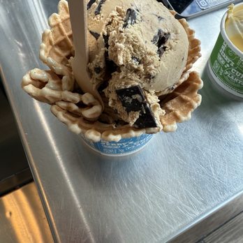 Ben & Jerry’s - Coffee coffee buzz buzz buzz 1 scoop in a sugar bowl - Ice Cream & Frozen Yogurt Near Me - Tampa, Florida Ben & Jerry’s - Coffee coffee buzz buzz buzz 1 scoop in a sugar bowl - Ice Cream & Frozen Yogurt Near Me - Tampa, Florida